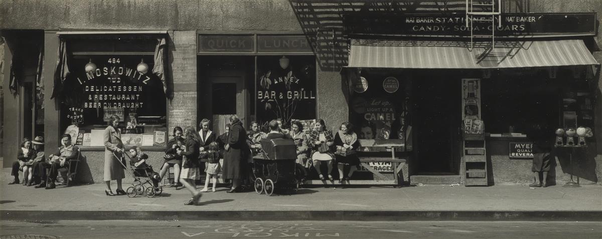 MAX YAVNO (1911-1985) New York street scene.
